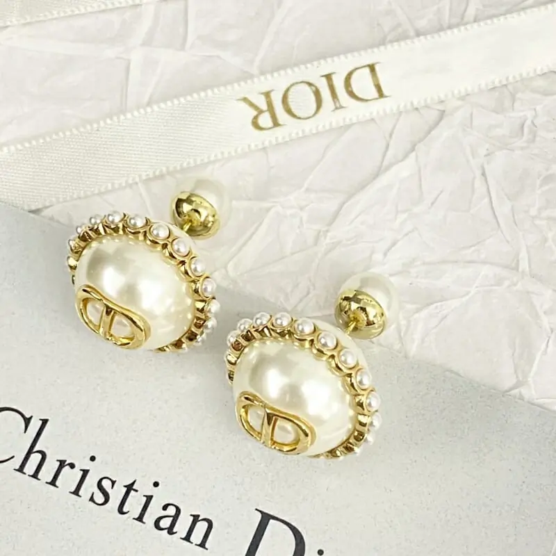 christian dior boucles doreilles pour femme s_12056574